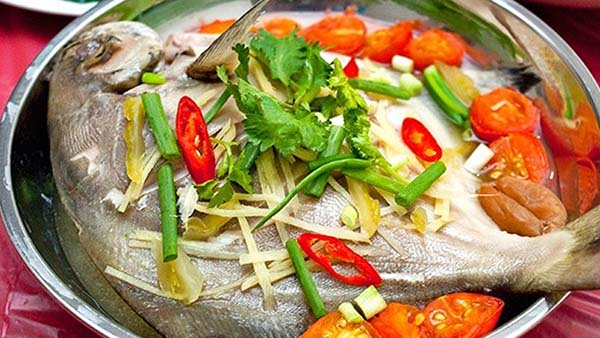 cá chim hấp bia cuốn bánh tráng