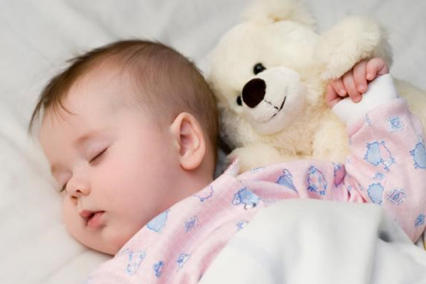 cai sữa giúp cho con ngủ tròn và sâu giấc hơn vào ban đêm