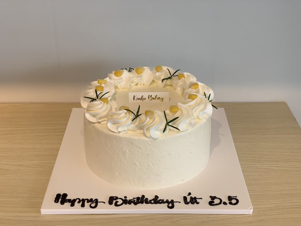 Bánh kem sinh nhật đơn giản đẹp - Alo Flowers