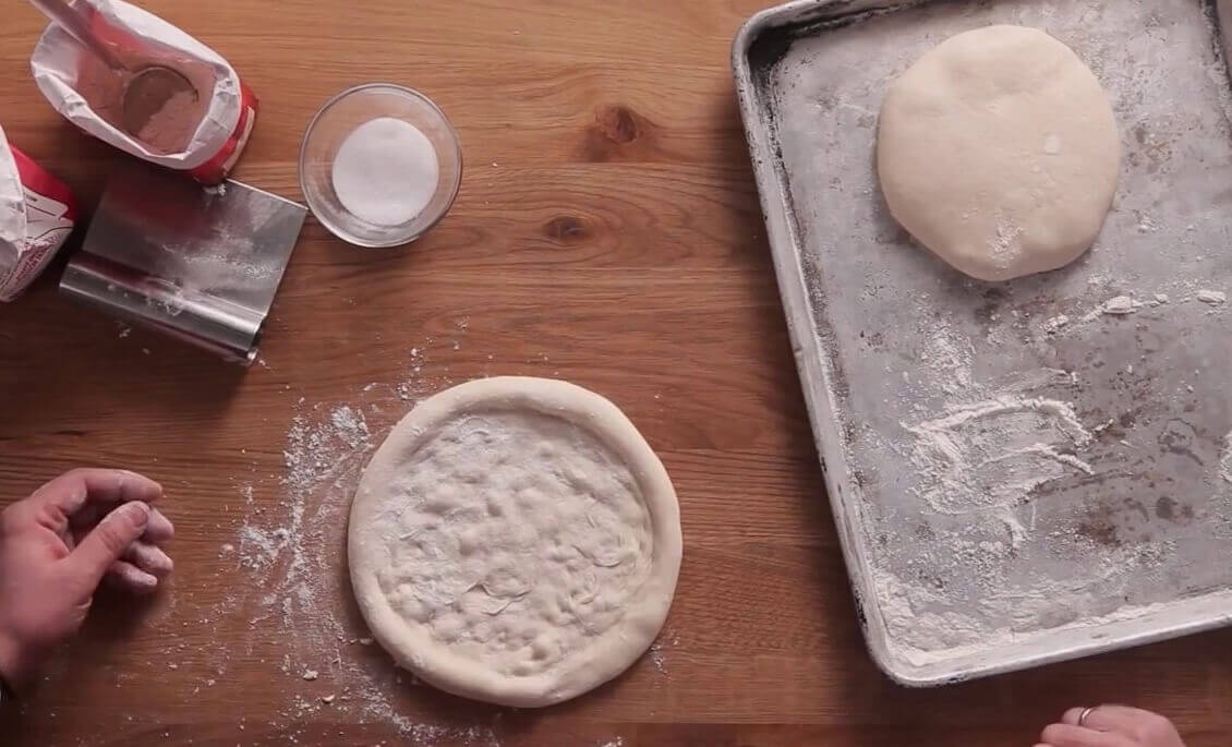 Cách làm đế bánh pizza mềm đơn giản 