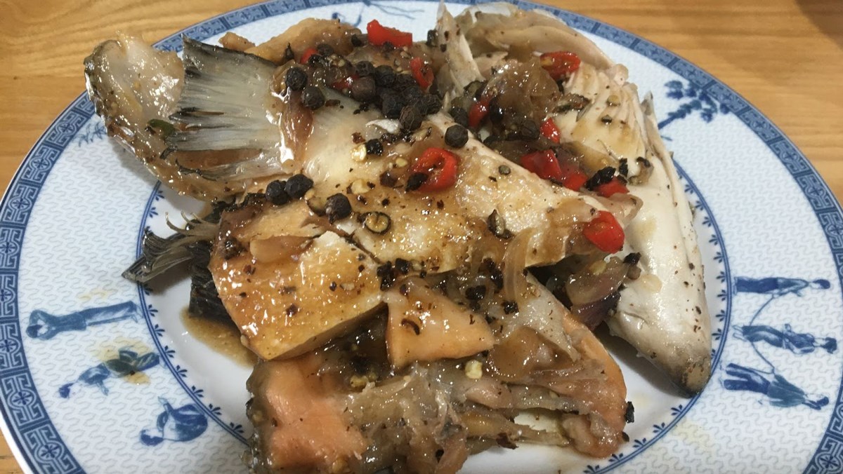 3 cách làm món đầu cá hồi nấu canh chua